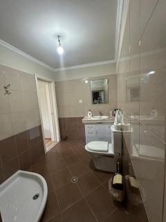 ADA's Guest House - 5