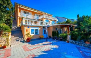 Wohnung in Novi Vinodolski mit Grill, Garten und Terrasse - Novi Vinodolski - 7