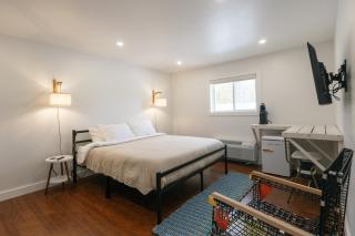 Homeport Suites & Residences - Lords Cove - 9