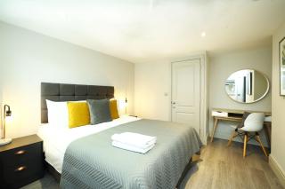 60 Manchester Road - Altrincham - 1