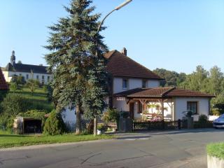 Ruhige Ferienwohnung mit Garten und Blick zur Wallfahrtskirche - Ebensfeld - 9