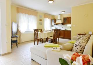 Tolles Ferienhaus in Umag mit Gepflegtem Garten - Umag - 2