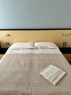 Hotel Pensione Bologna - Alba Adriatica - 2