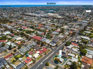 Entire Home in Sturt, Free Parking - Sturt - 1