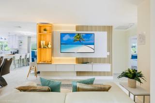 Coastal Paradise - 7 min to Beach with 4 Bedrooms, Game Room and Minigolf - 8