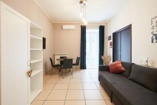 Vicky's Luxury Guesthouse by NapoliApartments - Nápoles - 4