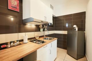 Vickys Luxury Guesthouse by NapoliApartments - Neapel - 8