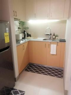 1BR king, modern balcony, wi-fi, netflix, BGC - Manila - 1