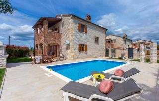 3 Bedroom Gorgeous Home In Cabrunici - Čabrunići - 0