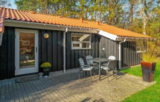 4 Bedroom Amazing Home In Hadsund - 9