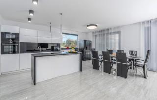 Luxusvilla "Sandi" nur 2 km vom Meer mit offener Terrasse, Pool, Jacuzzi - Bužinija - 5