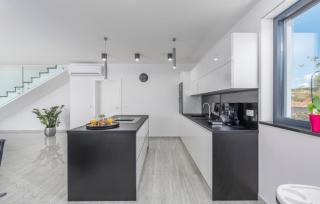 Luxusvilla "Sandi" nur 2 km vom Meer mit offener Terrasse, Pool, Jacuzzi - Bužinija - 3
