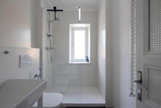 Fancy apartment bright with city and mountain view on an ancient staircase 5 mins to the station with 2 balcony with amazing city view - La Spezia - 2