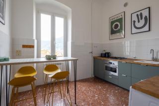 Fancy apartment bright with city and mountain view on an ancient staircase 5 mins to the station with 2 balcony with amazing city view - La Spezia - 7