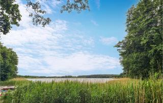 Amazing StaCaravan In Lohmen Am See - Garden - 2