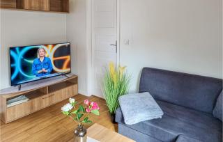 Amazing StaCaravan In Lohmen Am See - Garden - 7