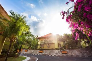 Plagoo Holiday Hotel - Nusa Dua - 1