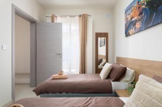 Edka Suites - Modern Sunlit 2BD Apartments with Balconies - Close to Sliema Promenade, St Julian's & St Georges Bay - Il-Gżira - 6