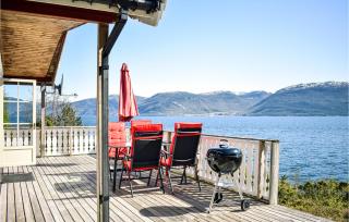 Cozy Home In Lavik With House Sea View - Lavik - 9