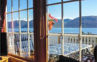 Cozy Home In Lavik With House Sea View - Lavik - 6