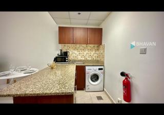 Elegant Furnished Studio in Bussiness Bay with Burj Khalifa View - 2