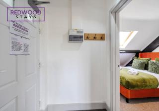 1 Bed 1 Bath Apt Contractors & Families Parking By REDWOOD STAYS - Farnborough - 4