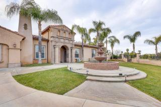 10 Mi to Dtwn Riverside Triplex with Pool - 9