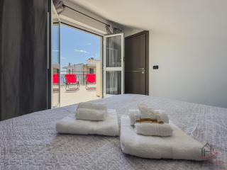 Sea View Penthouse - Free Park - WiFi - 9