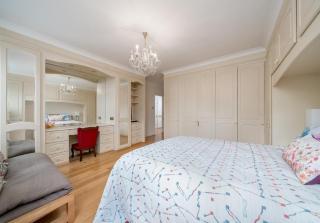 Vintage Boutique 2 Bedroom Apartment - 6