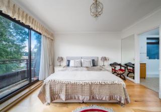 Vintage Boutique 2 Bedroom Apartment - 4