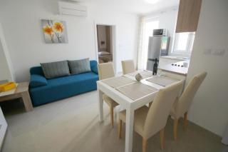 Modern eingerichtete Apartment für 4 Personen in einem Haus mit mehrere Apartments und mit Pool - b59594 - Baška - 8