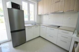Modern eingerichtete Apartment für 4 Personen in einem Haus mit mehrere Apartments und mit Pool - b59594 - Baška - 3