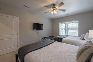 Luxury 3BR, 3BA - Vaulted Ceilings - Resort Amenities - Stairs Required - FREE TICKETS INCLUDED - FH-G303 - Branson - 2