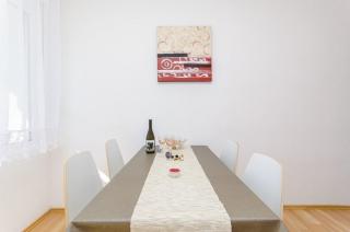 Ferienwohnung mit Balkonen, umgeben von mediterranen Garten - Stari Grad - 1