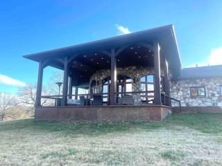 The Lodge at Stony Point - Jay - 4