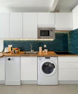 Stylish Modern Apt Unbeatable Location - 7