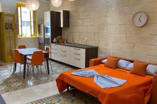 Cosy Cupids Hideout Hot Tub and BBQ - 4km away from airport - Paola - 6