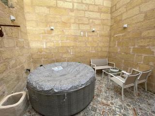 Cosy Cupid's Hideout Private Hot Tub BBQ 4kmAirport - 3