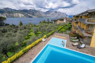 City CENTRAL Apartment - via Panoramica 38 - MALCESINE - Pool & Amazing Lakeview - 0