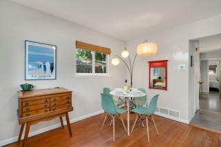 Old Town Retreat w Vintage Flair Near CSU, Bikes! - 4