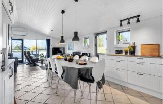 Amazing Home In Juelsminde With Sauna - Sønderby - 6
