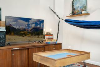 Old Town Retreat w Vintage Flair Near CSU, Bikes! - 1