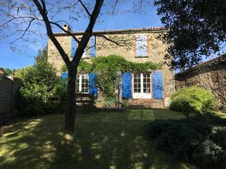 Maison aux volets bleus - Pouzauges - 0