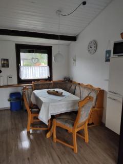 Schönes Familien und Hunde-freundliches Ferienhaus in Strandnähe, sehr ruhige zentrale Lage - Butjadingen - 3