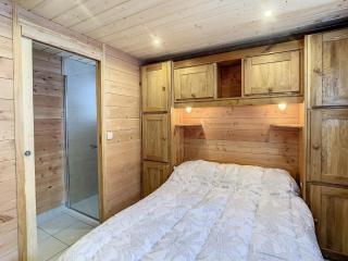 Chalet cosy 2 étoiles, 9 pers, 4 ch, 2 sdb, terrasse sud, proche télésiège, commerces, piscine été - FR-1-417-5 - La Toussuire - 4