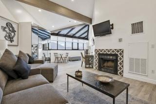 Spacious Ski Haven at Silver King Hotel - 9