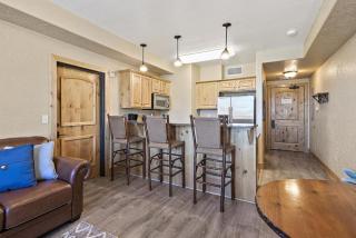 The Slalom Mt Retreat with Steamy Tub and Pool - Park City - 8