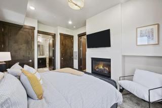 Mayas Ski and Golf Home Mountain Views Pool Hot Tub - 3