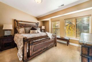 Ski Haven Elegant Townhome with Private Hot Tub - Park City - 5