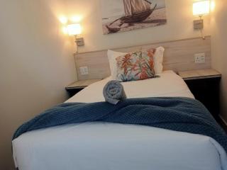 Lodge Azure - Port Edward - 8